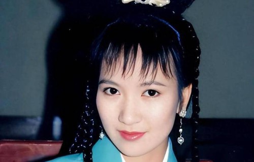 小青陈美琪重游西湖，67岁成冻龄女神，嫁富商没生孩子也幸福|新白娘子传奇|杭州|儿女|经典|公交车