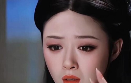 你看《甄嬛传》第一眼,是不是觉得娘娘们头上光秃秃的?