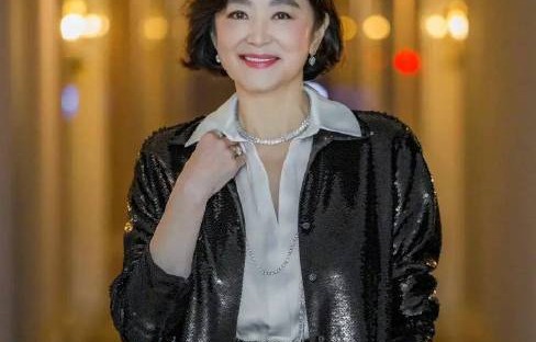 公众对林青霞如今优雅老去的生活态度作何评价？