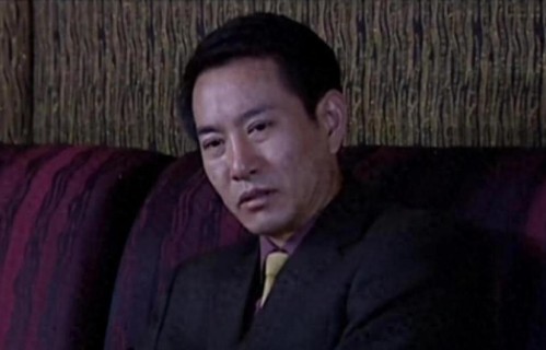 他是坏人专业户，一生无妻无子，56岁独居千万豪宅