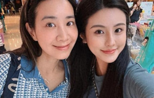 香港天后遗珠街头素颜被偶遇，四年生仨，被粉丝催开演唱会