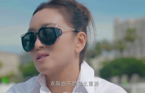 创纪录！巩俐中文宣布戛纳开幕，改写79年语言惯例获全场起立致敬