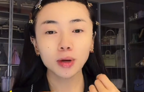 程晓玥分享二胎生产细节，顺产开7指才到医院，首次公开儿子小名