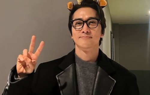 48岁宋承宪近照曝光,发际线后移严重,脸颊凹陷撞脸郑浩南_新闻