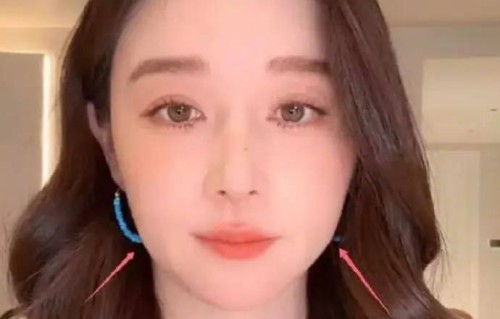 阚清子直播中官宣自己怀孕 此前数次传已经怀孕