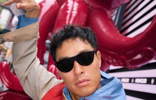 演员杨祐宁亮相盟可睐Moncler成都太古里旗舰店 