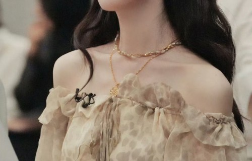 陈瑶清唱惊鸿一面获唐艺昕青睐，王濛队长实权被甜妹架空