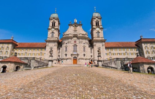 人没出息，一看便知：三个定律，决定你人生的天花板