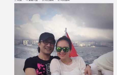 章子怡晒与汪峰合影庆结婚一周年 女方钻戒亮眼(图)
