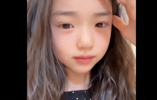 小酒窝跟母亲董璇对比照，母女非常像，继承母亲优秀基因！|高舒乔|高瀚宇|父母|感情|妈妈美