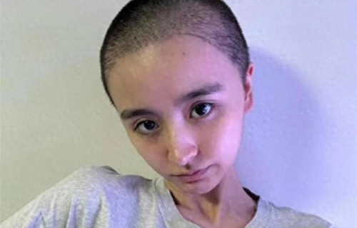 触目惊心！金子涵直播晒伤痕疑似求救，自曝被注射不明物遭控制