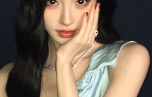 鞠婧祎团队一贯的随行配置和工作风格有什么特点？|助理|自律|艺人|低调|行程