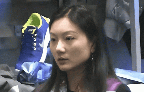 同享福不共苦？张艺谋身体出状况，陈婷亲手摘掉张艺谋妻子认证 