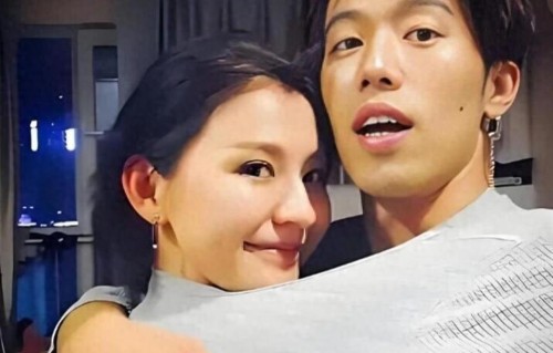 39岁热依扎近况曝光！与周游分手后未婚生女，如今被传疑似怀二胎