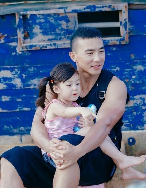 刘畊宏与小泡芙